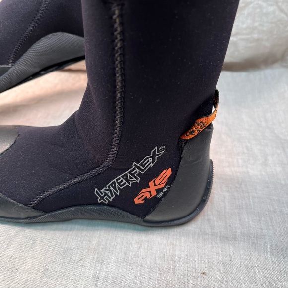 Hyperflex AXS 5mm water bootie - Picture 2 of 4